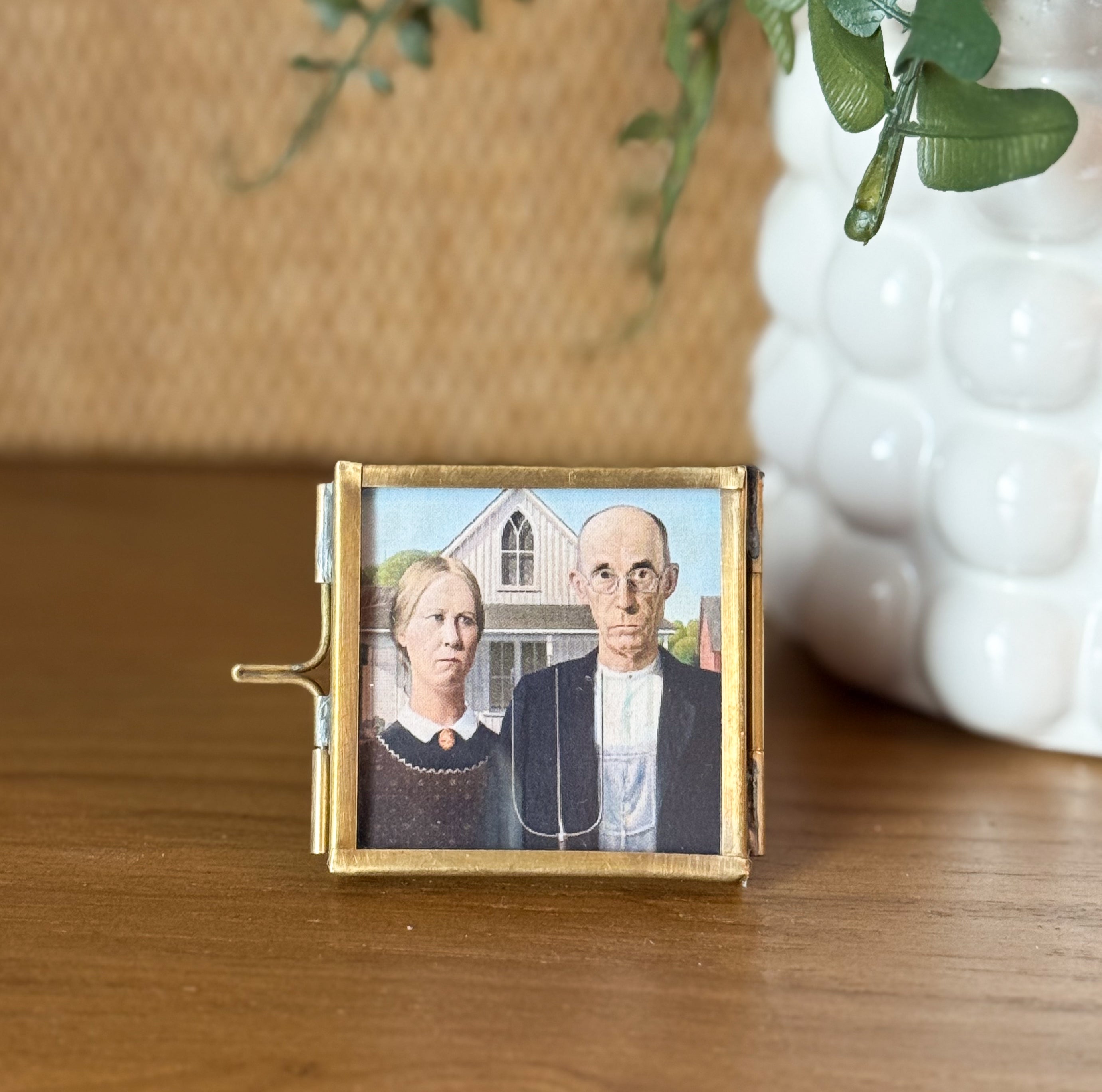 Brass Floating Picture Frame | 2"x2" | Modern Frame