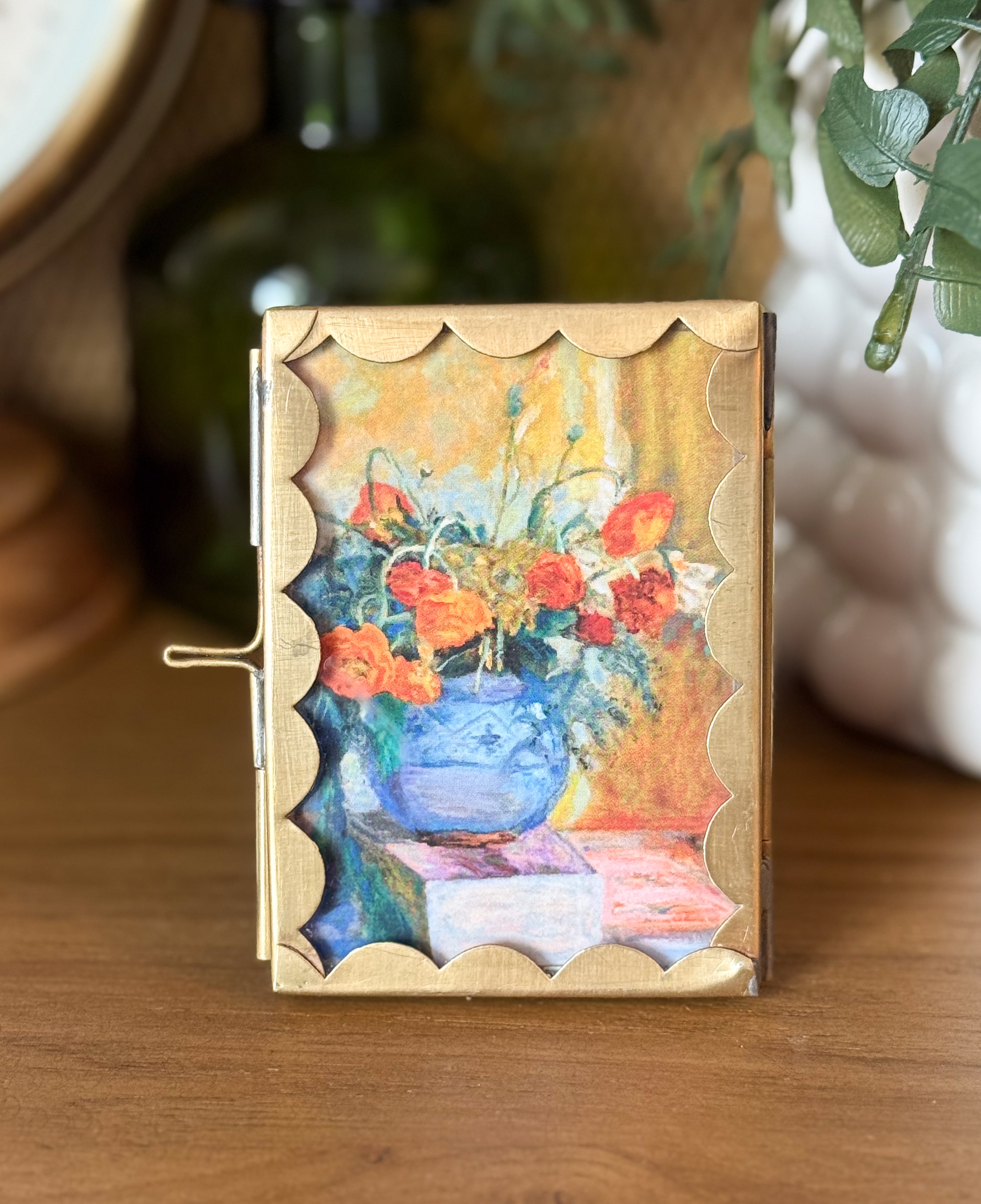 Scalloped Edge Vintage Brass Frame | 2.5"x3.5 " | Keepsake Tabletop Frame