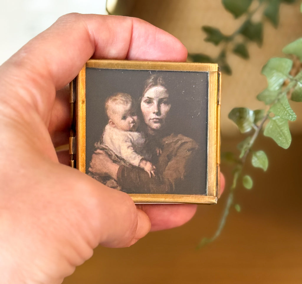 Brass Floating Picture Frame | 2"x2" | Modern Frame