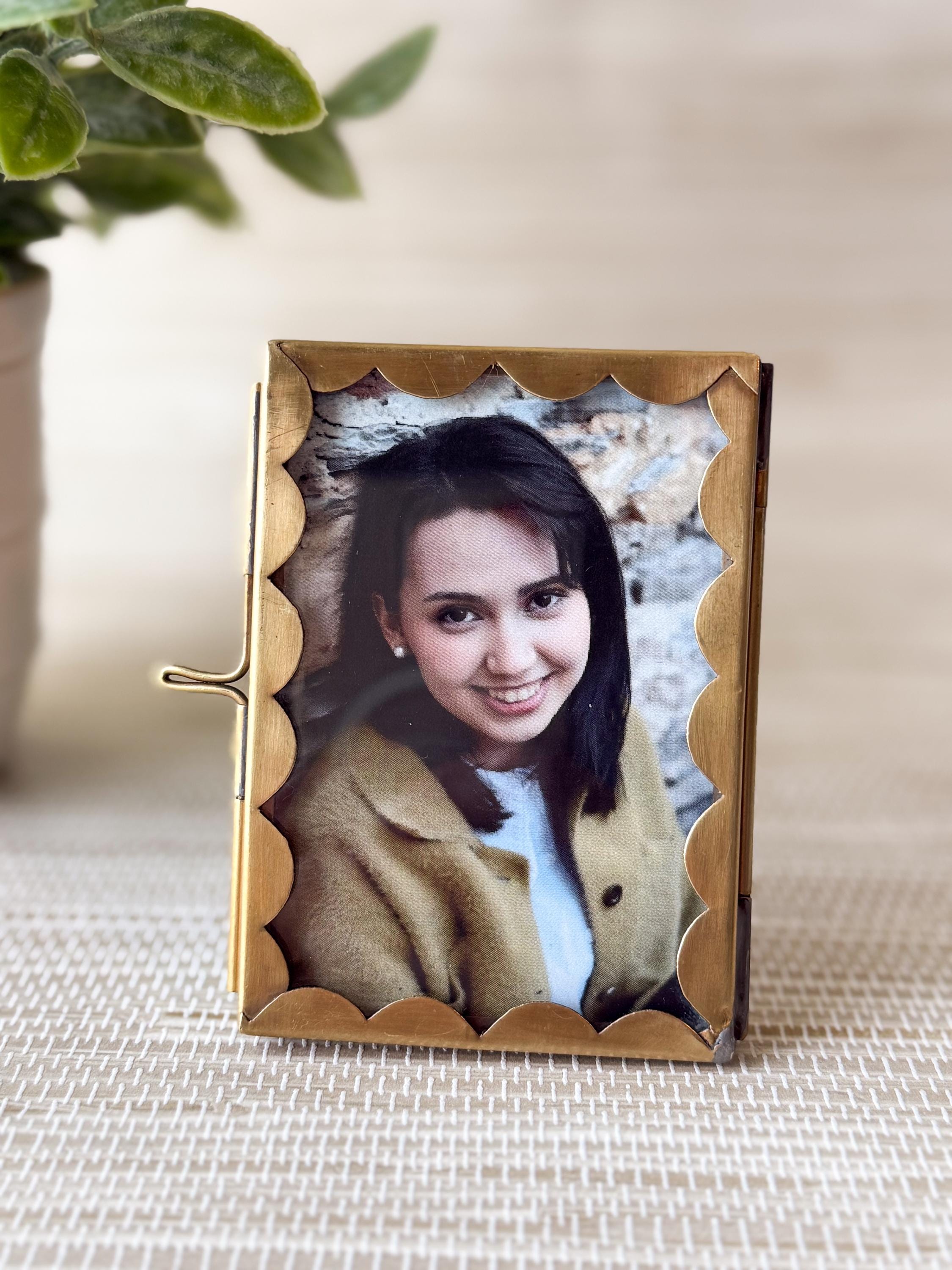 Scalloped Edge Vintage Brass Frame | 2.5"x3.5 " | Keepsake Tabletop Frame