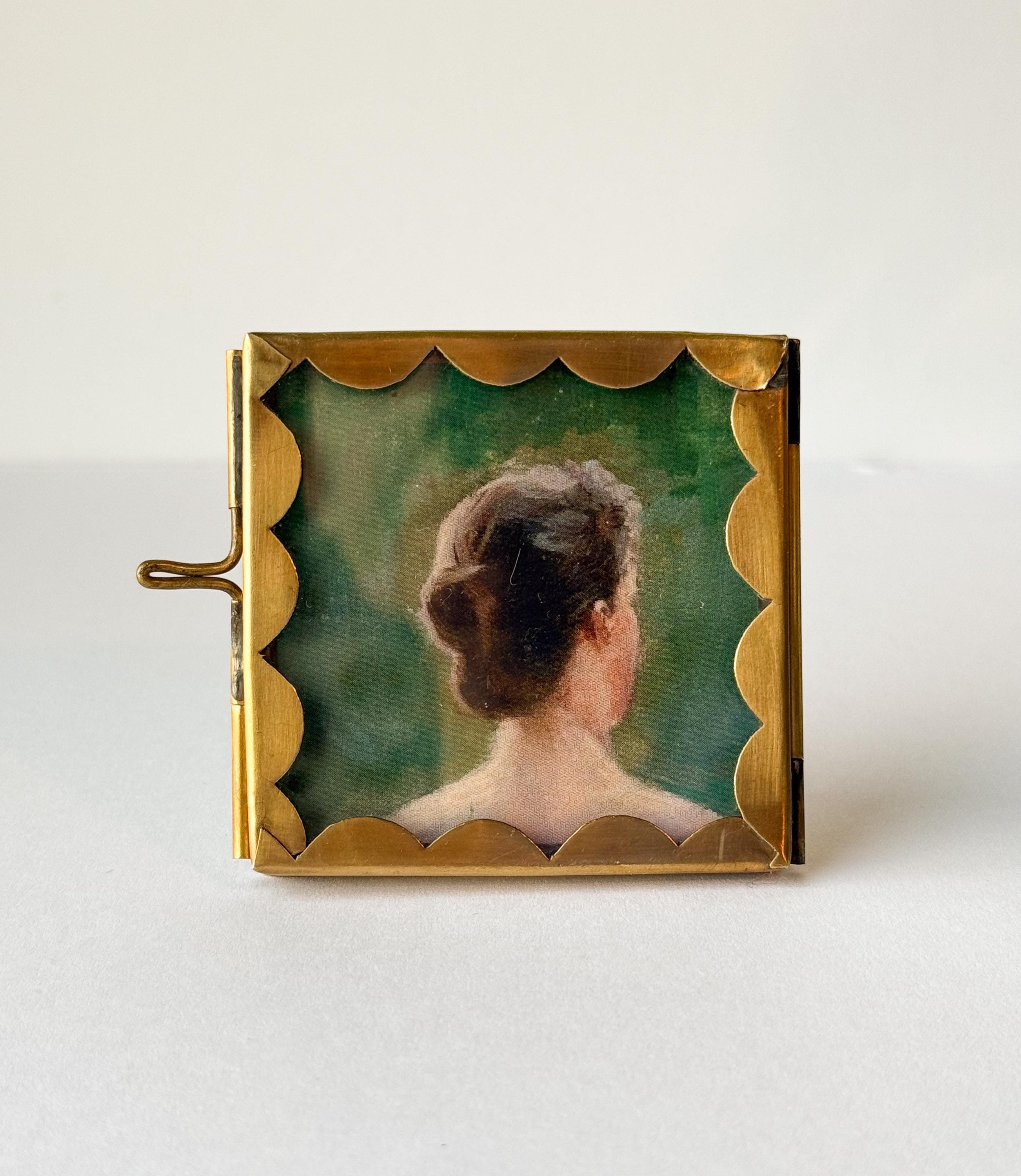 Small Scalloped Edge Brass Frame | 2.5"x2.5" | Whimsical Keepsake | Tabletop Frame