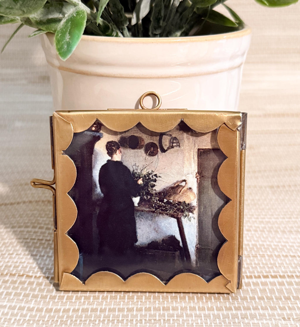 Hanging Scalloped Edge Brass Frame | 2.5"x2.5" | Keepsake | Wall Frame