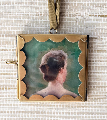 Scalloped Brass Wall Frame 2.5"x2.5"